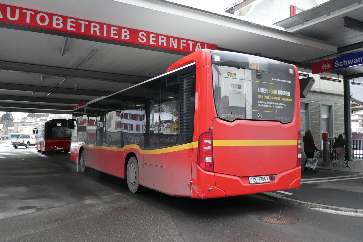 (284'463) - AS Engi - Nr. 4/GL 7704 - Mercedes am 30. Januar 2026 beim Bahnhof Schwanden