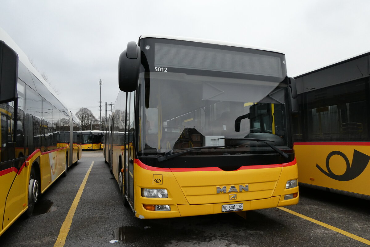 (284'493) - CarPostal Ouest - VD 608'138/PID 5012 - MAN (ex NE 165'576; ex VD 495'042) am 31. Januar 2026 in Yverdon, Garage