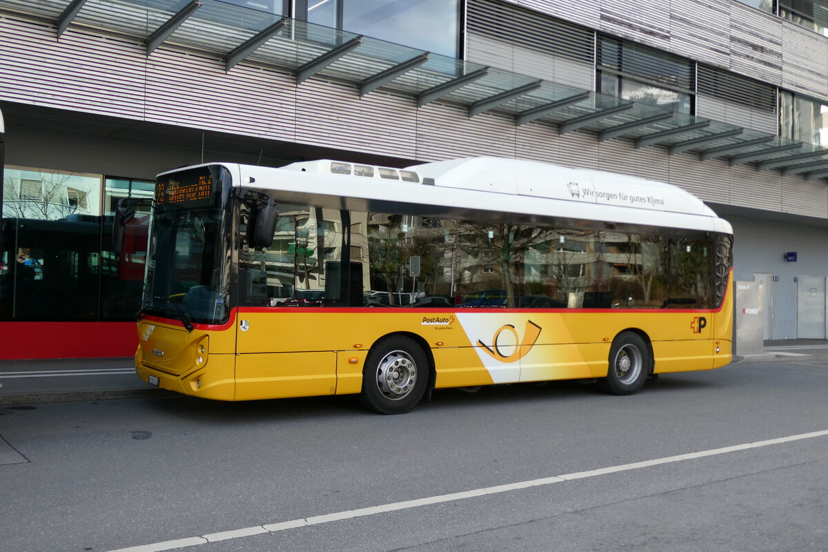 (284'823) - PostAuto Graub�nden - GR 190'012/PID 11'898 - eHeuliez-Iveco am 10. Februar 2026 beim Bahnhof Landquart