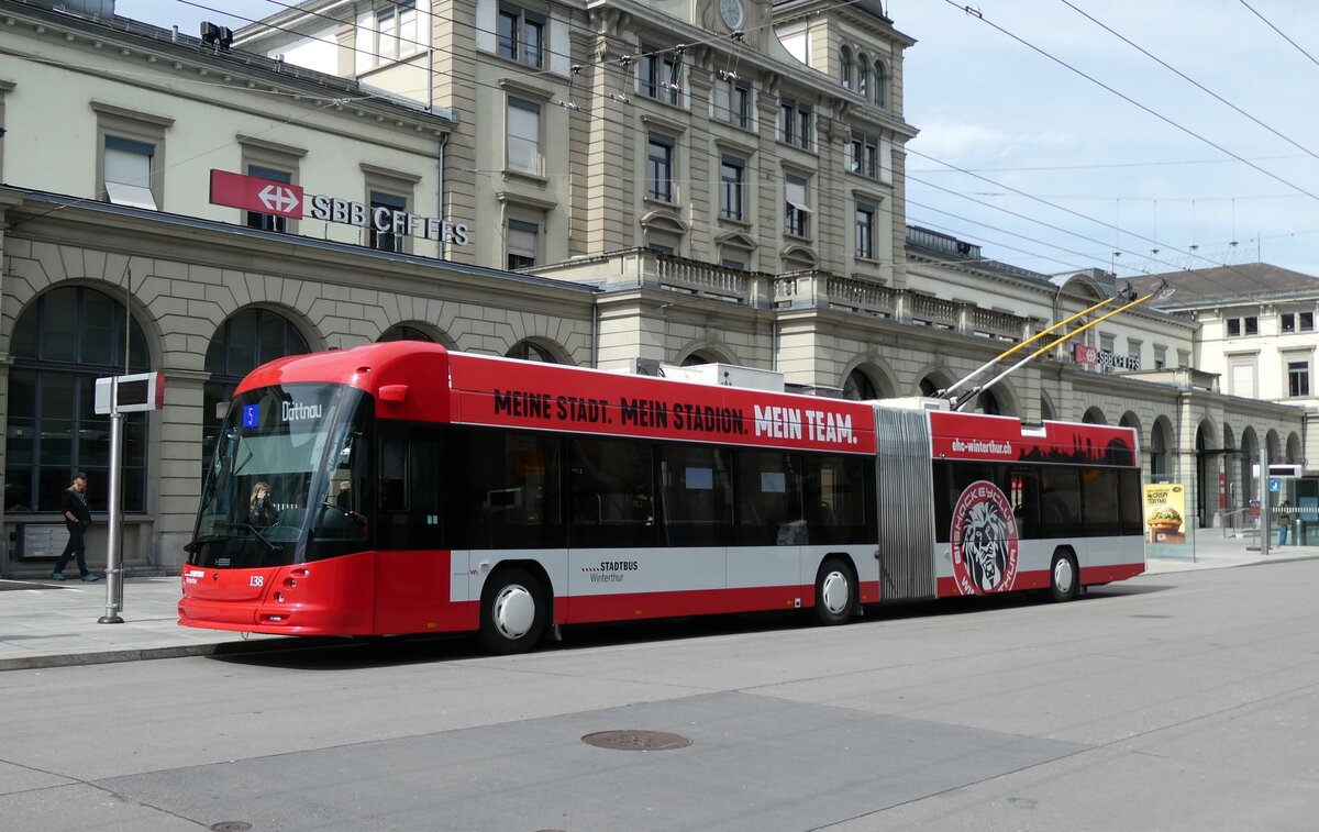 (286'009) - SW Winterthur - Nr. 138 - Hess/Hess Gelenktrolleybus am 6. April 2026 beim Hauptbahnhof Winterthur