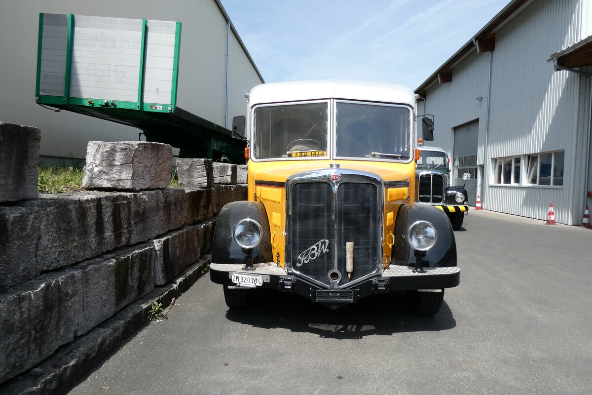 (286'630) - Badertscher, Winterthur - ZH 32'016 U - FBW/T�scher (ex P 24'574; ex P 1394) am 2. Mai 2026 in Attikon, Wegm�ller