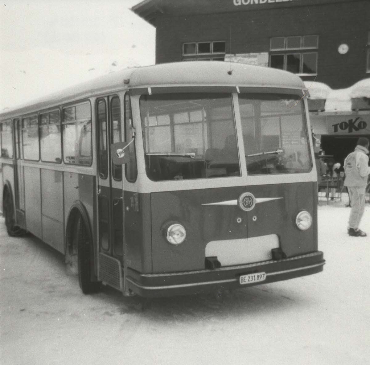 (8-03) - Aus dem Archiv: AFA Adelboden - Nr. 15/BE 231'897 - FBW/R&J (ex Morattel, S�deilles; ex P 25'504) im M�rz 1988 in Adelboden, Geils