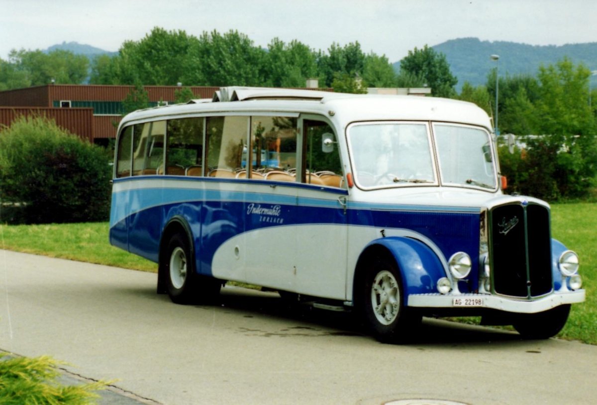 (MD264) - Aus dem Archiv: Inderm�hle, Zurzach - AG 22'198 - Saurer/Saurer (ex Weibel, Weiach; ex P 23'112; ex P 2166) um 1995