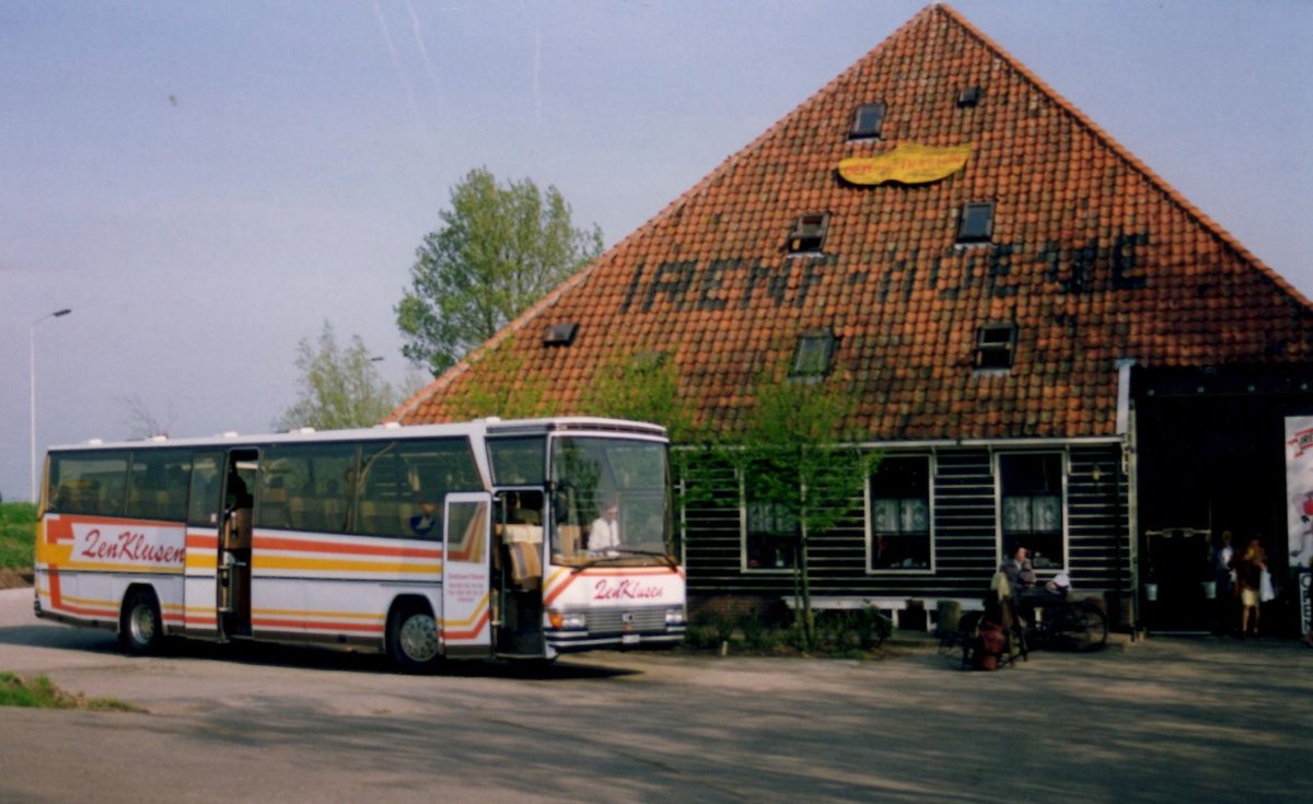 (MD453) - Zen Klusen, Gr�chen - Dr�gm�ller im Mai 1993