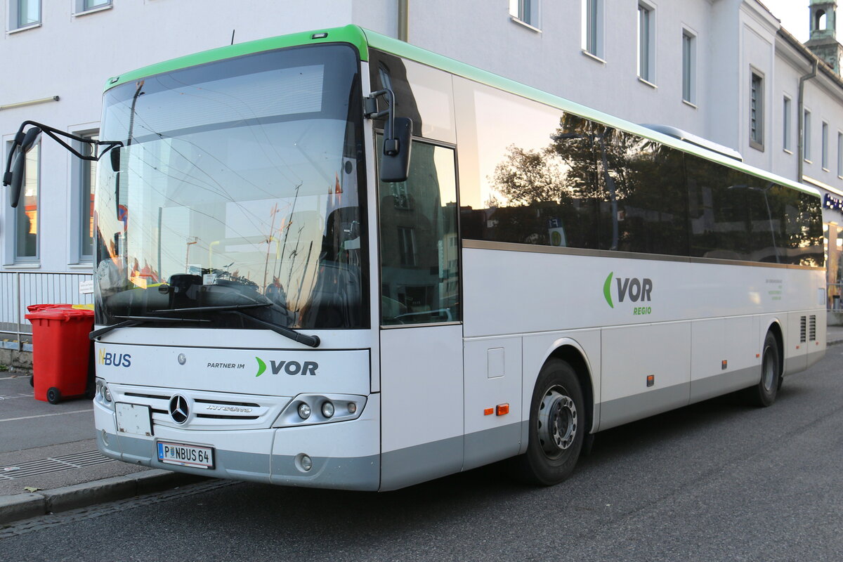 N-Bus, St. P�lten - P NBUS 64 - Mercedes am 4. Oktober 2022 in Krems (Aufnahme: Martin Beyer)