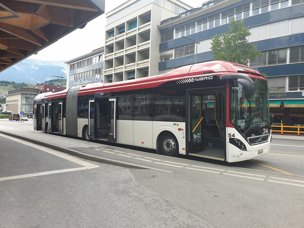Postauto Wallis - Nr. 54/VS 531'436 - PID 11746 - Volvo le 20 juin 2022 � Sion, gare