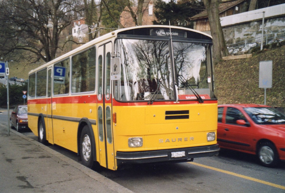 (R 2903) - Aus dem Archiv: Overney, Bern - BE 284'415 - Saurer/T�scher (ex Autopostale, Croglio Nr. 10; ex Monti, Cademario Nr. 10; ex PostAuto Graub�nden; ex Frigg, Zernez; ex P 24'403) am 7. M�rz 2004 in Bern, B�rengraben