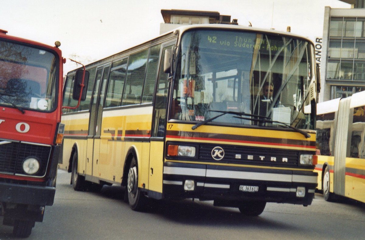 (R 4117) - Aus dem Archiv: STI Thun - Nr. 17/BE 363'613 - Setra (ex AvH Heimenschwand Nr. 7) am 11. M�rz 2005 beim Bahnhof Thun