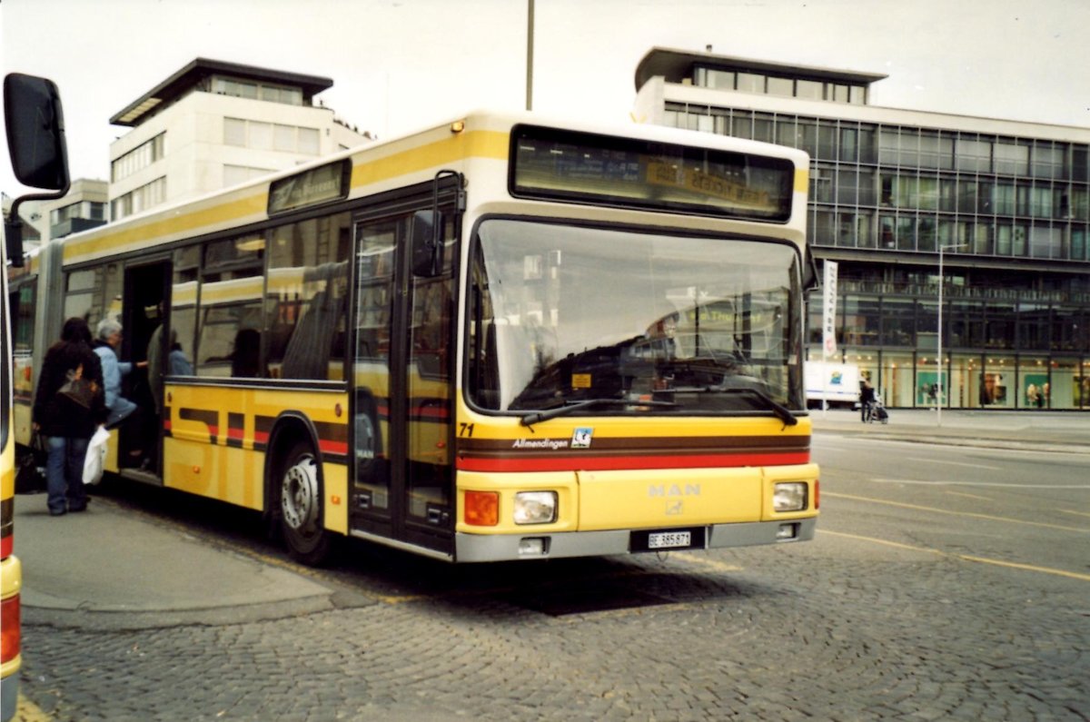 (R 4131) - Aus dem Archiv: STI Thun - Nr. 71/BE 385'871 - MAN am 12. M�rz 2021 beim Bahnhof Thun (Teilaufnahme)