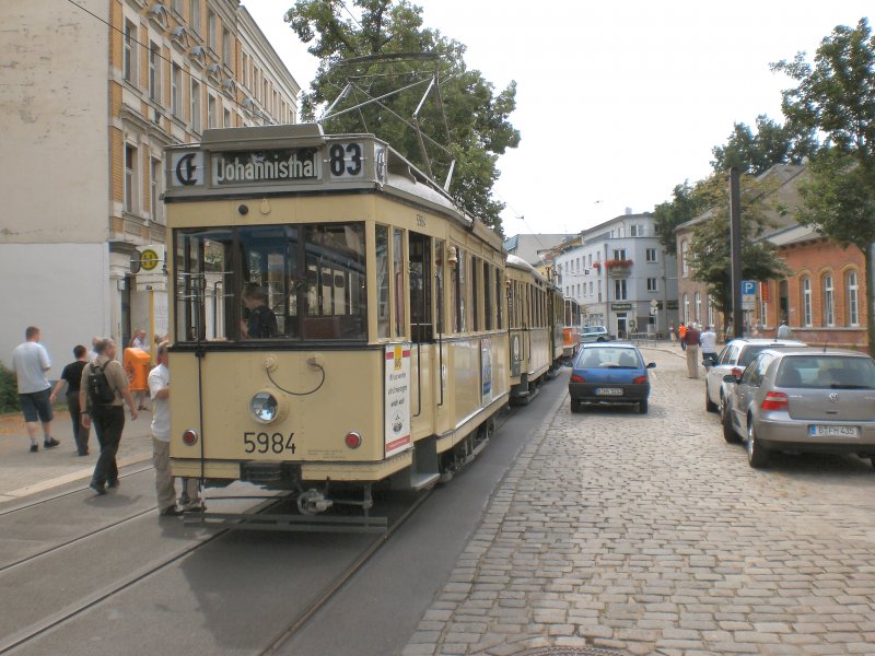 Drei-Wagen-Zug (T24+B24+Bw808) vor Tatra KT4D in Johannisthal, berlin 9. August 2009