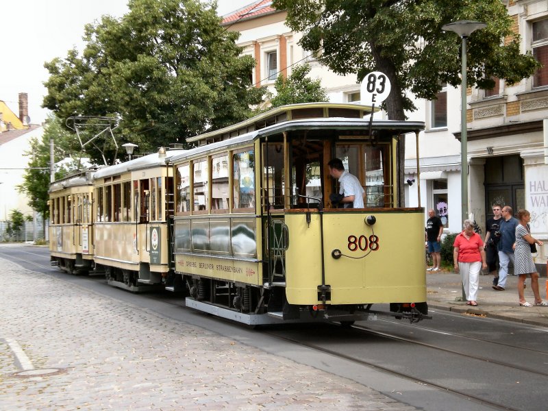 Dreierzug, bestehend aus T24/B24 und den Coepenicker Bw 808 in Johannisthal, eine wahrlich seltenen Fuhre