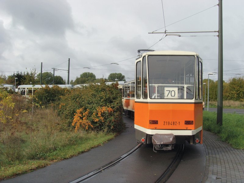 Heckansicht KT4D als Linie 70 in Hohensch�nhausen, Zingster Strasse - Berlin Oktober 2009
