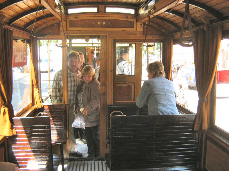 Neue Fahrg�ste im beiwagen 808 in Friedrichshagen, 10.5.2009