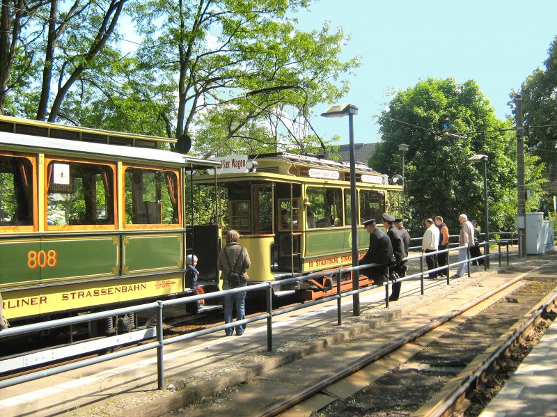 Pause an der Endstelle Altes Wasserwerk in Friedrichshagen, 10.5.2009