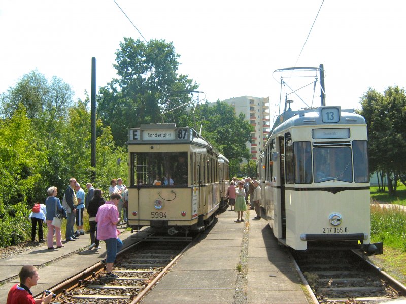 Pause an der Endstelle der Themenfahrt am 14.6.2009 Berlin-Marzahn