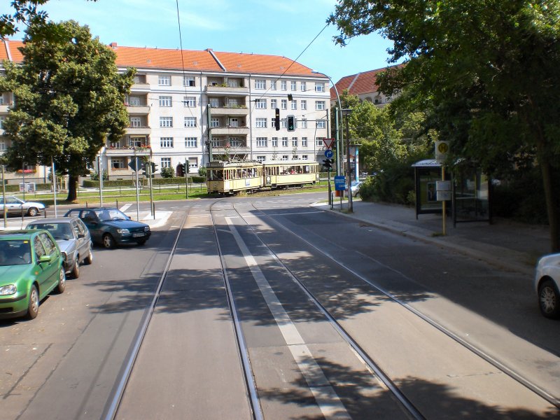 T24-Zug hier auf der Linie 12, Berlin Juli 2009