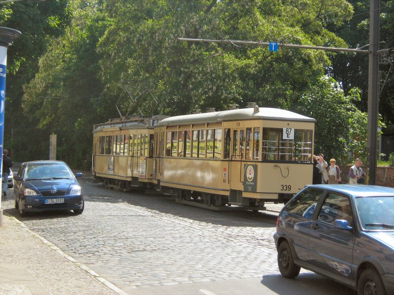 T24/B24-Zug in der Wendeschleife beim Bhf K�penick, Mai 2009