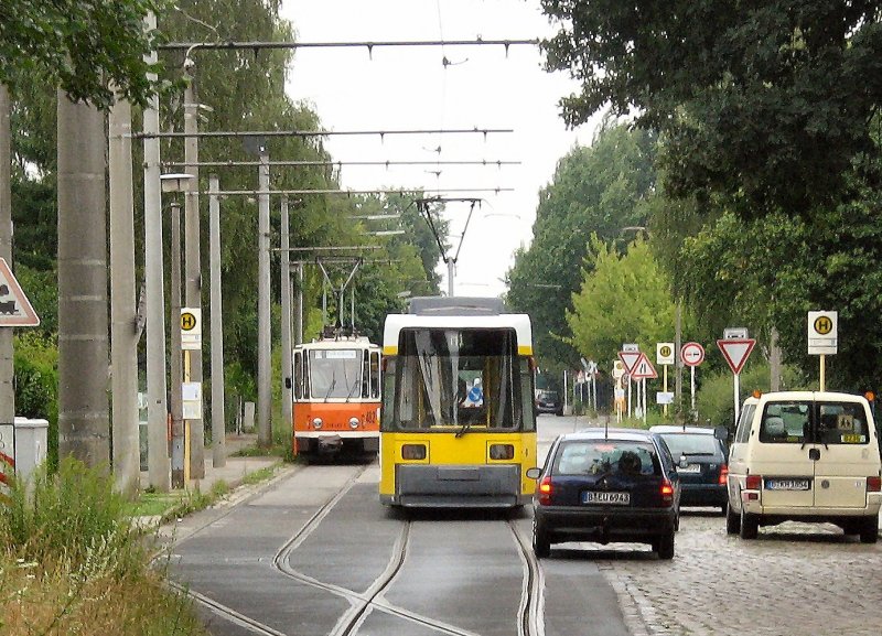 Tatra Tw 482 und Niederflurwagen im Berliner Norden, Sommer 2008