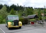 (275'886) - STI Thun - Nr. 15/BE 26'776 - Saurer/Gangloff (ex AvH Heimenschwand Nr. 5) am 27. Mai 2025 in Gohl, Restaurant J�gerhus