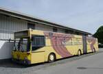 (261'313) - Theater im Bus, Haar (OCM) - MAN am 14. April 2024 in Grossk�llnbach, Lager OCM