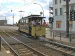 TW 10 mit Bw 808 biegt in die Wendeschleife der Linie M13 kurz vor der Warschauer Br�cke ein, Berlin Juli 2009