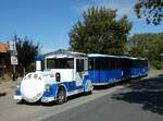 (254'579) - Kap-Arkona-Bahn, Putgarten - R�G-AB 560 - am 1. September 2023 in Putgarten, Parkplatz