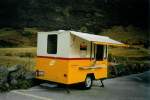 (111'503) - PostAuto Oberwallis - VS 258'977 - H�nni Mini-Postb�ro-Anh�nger am 12.