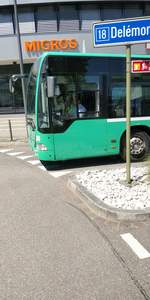 Dies ist der Wagen 800 (Mercedes O530�?) von BVB, der am 22.6.2018 in Laufen als Fahrschulbus unterwegs war.