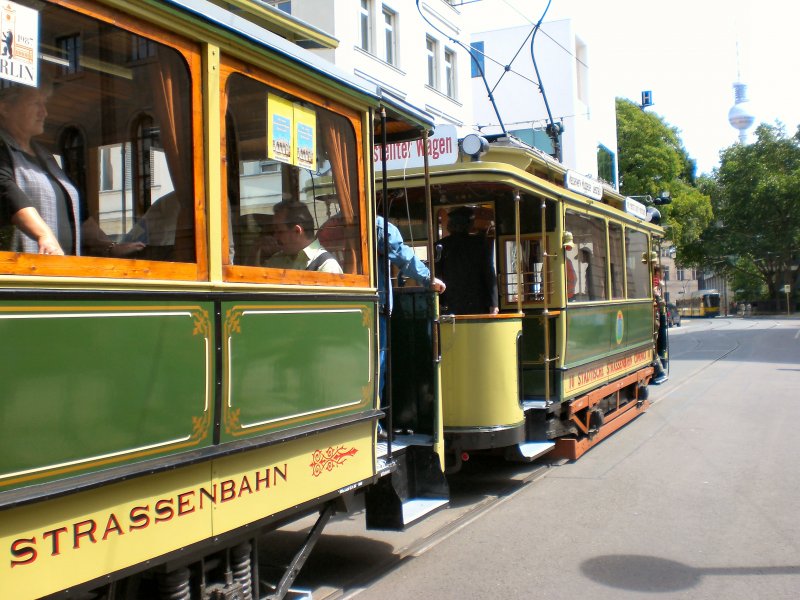 Tw 10 und Beiwagen 808, Pause in der Schleife Am Kupfergraben, Berlin Juli 2009