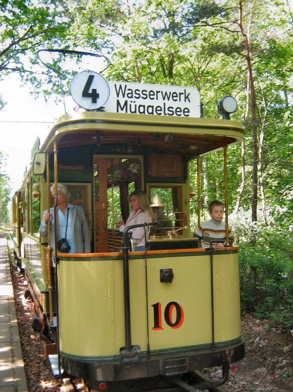 TW 10 in der Endstelle Rahnsdorf (Waldschenke), 10. 5. 2009