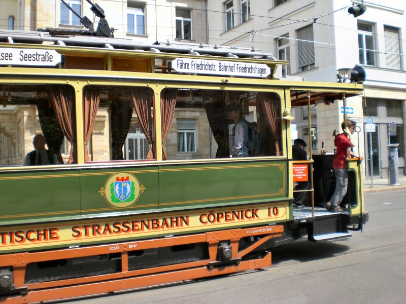 Tw 10 macht Pause in der Schleife Am Kupfergraben, Berlin-Mitte Juli 2009