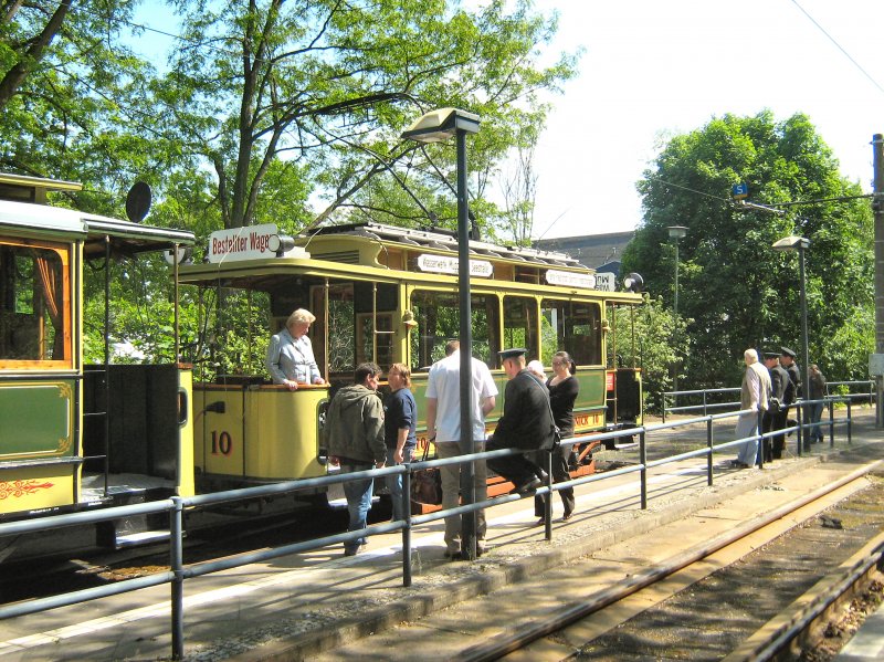 Tw 10 mit Beiwagen 808 an der Endstelle Altes Wasserwerk Friedrichshagen, 10. 5. 2009