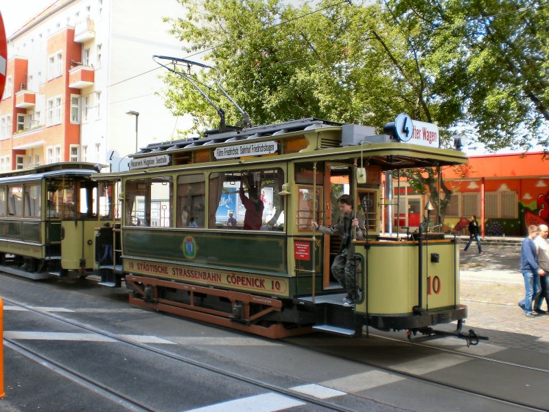Tw 10 mit Beiwagen in der Endschleife der M13, Berlin Juli 2009