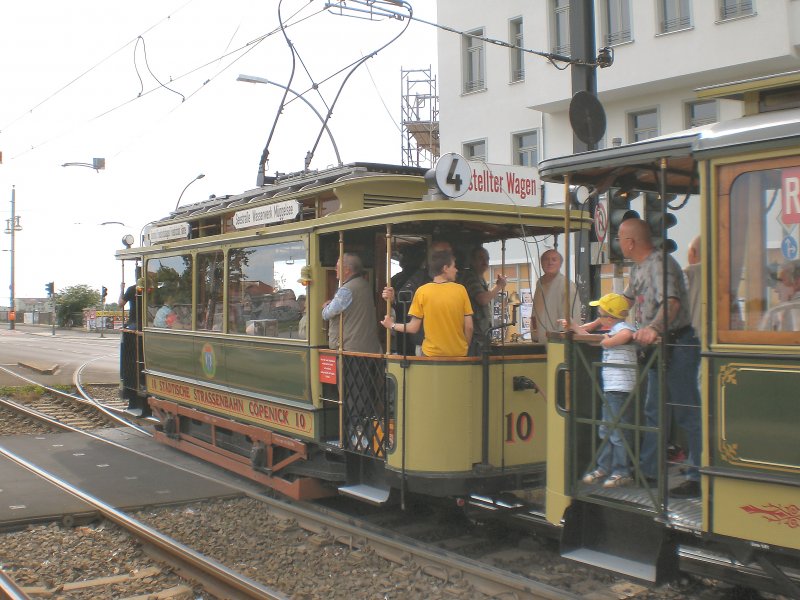 Tw 10 mit Beiwagen kurz vor der Warschauer Br�cke, Berlin Juli 2009