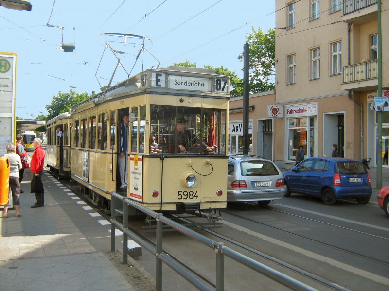 Tw 5984 an der Hst. S-Bhf K�penick, 17.5.2009