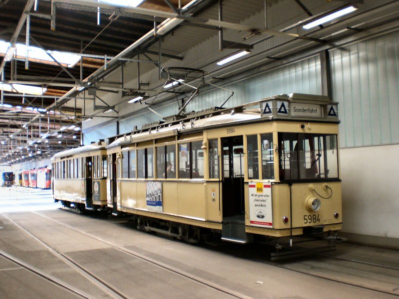 Tw 5984 mit Beiwagen im Depot Wei�ensee, 2007