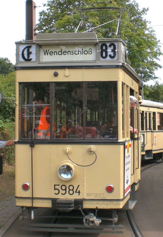 Tw 5984 mit Beschilderung Wendenschlo� in der Schleife Mahlsdorf, Berlin 9. August 2009